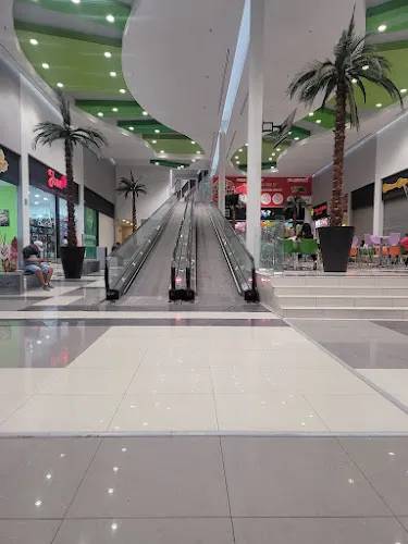 Superbe appartement avec chambre, piscine et parking privé