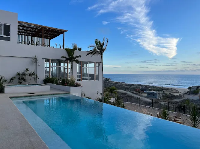 Topia Retreat- Sunset Suite